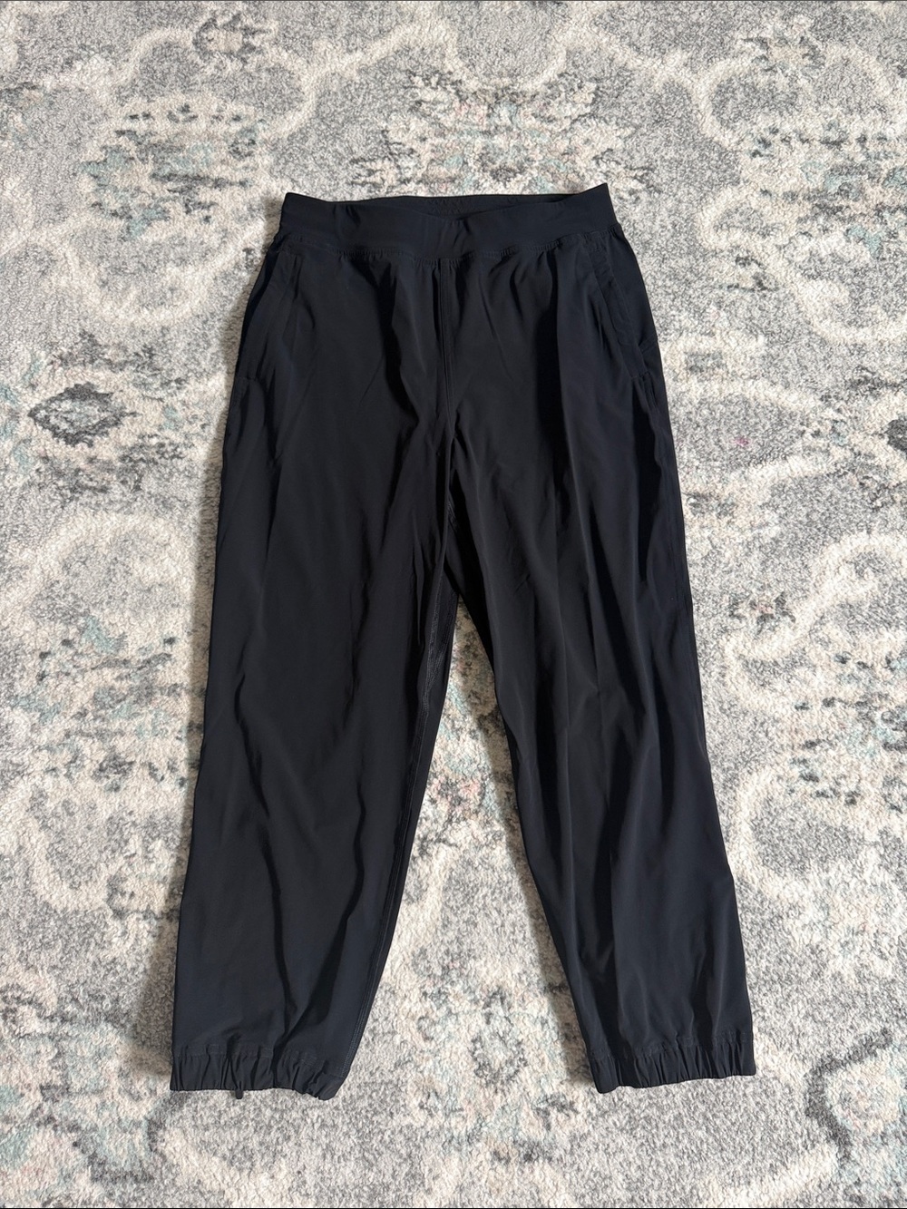 Lululemon Adapted State High-Rise Jogger Crop in Black Size 6